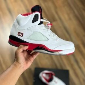 Air Jordan 5 Retro "Fire Red" 2013 - NEVER WORN IN BOX